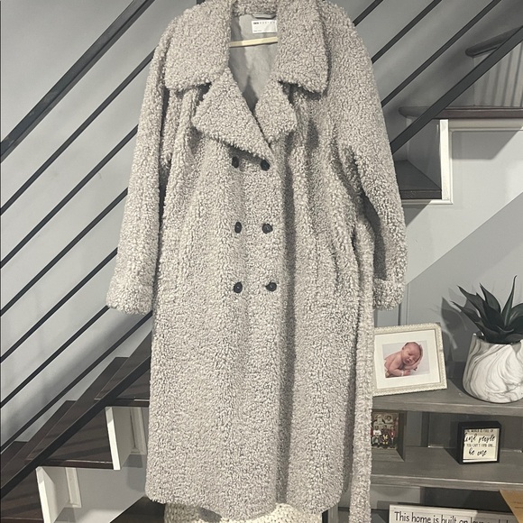 ASOS DESIGN Curve bonded shearling trench coat in grey Size 16 Long Teddy Coat - Picture 8 of 13